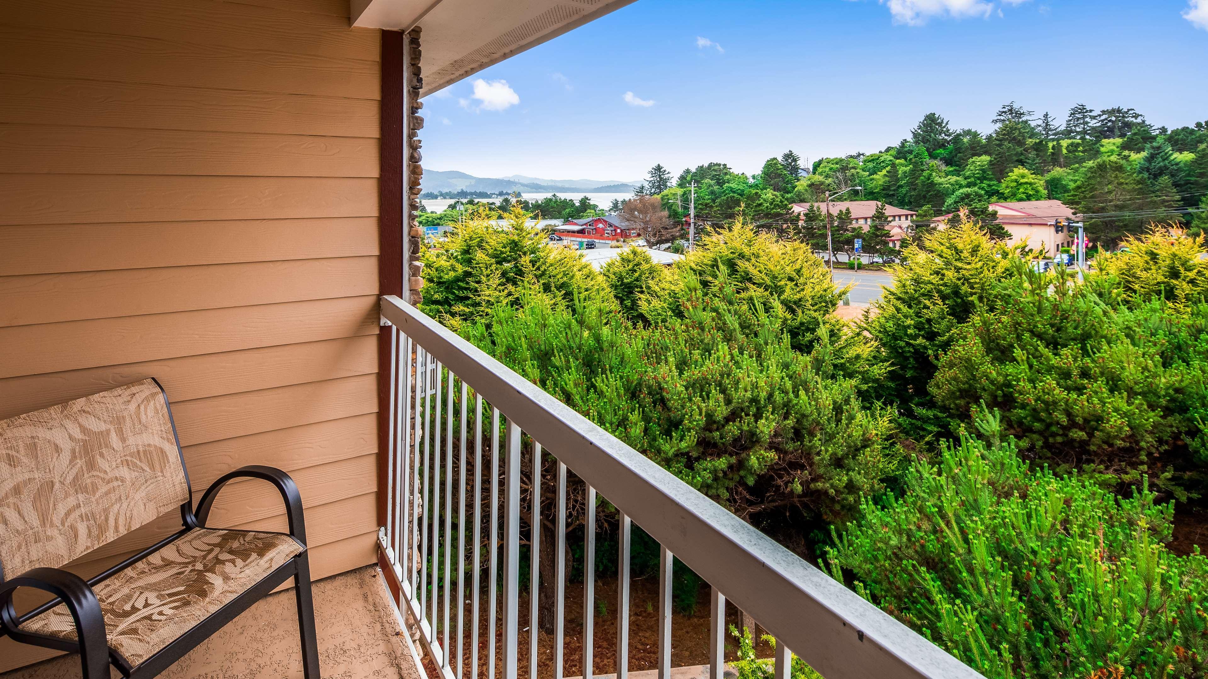 Best Western Plus Landmark Inn Lincoln City Exterior photo